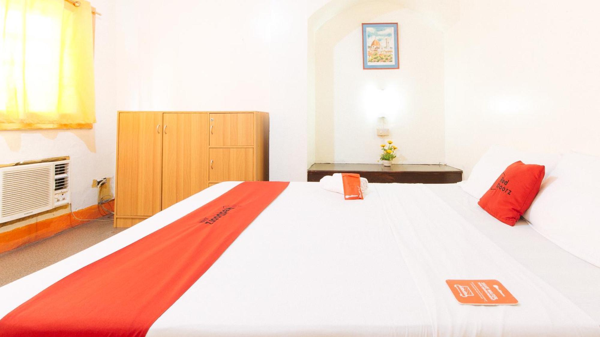 Hotel Reddoorz Near East Avenue Medical Center Quezon City Exterior foto